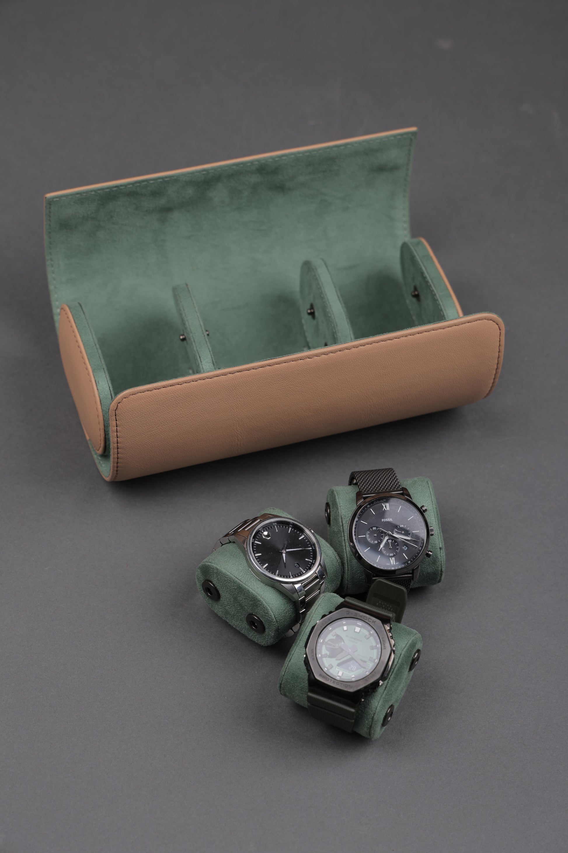 BEIGE EXTERIOR GREEN INTERIOR WATCH ROLL- 3 SLOT
