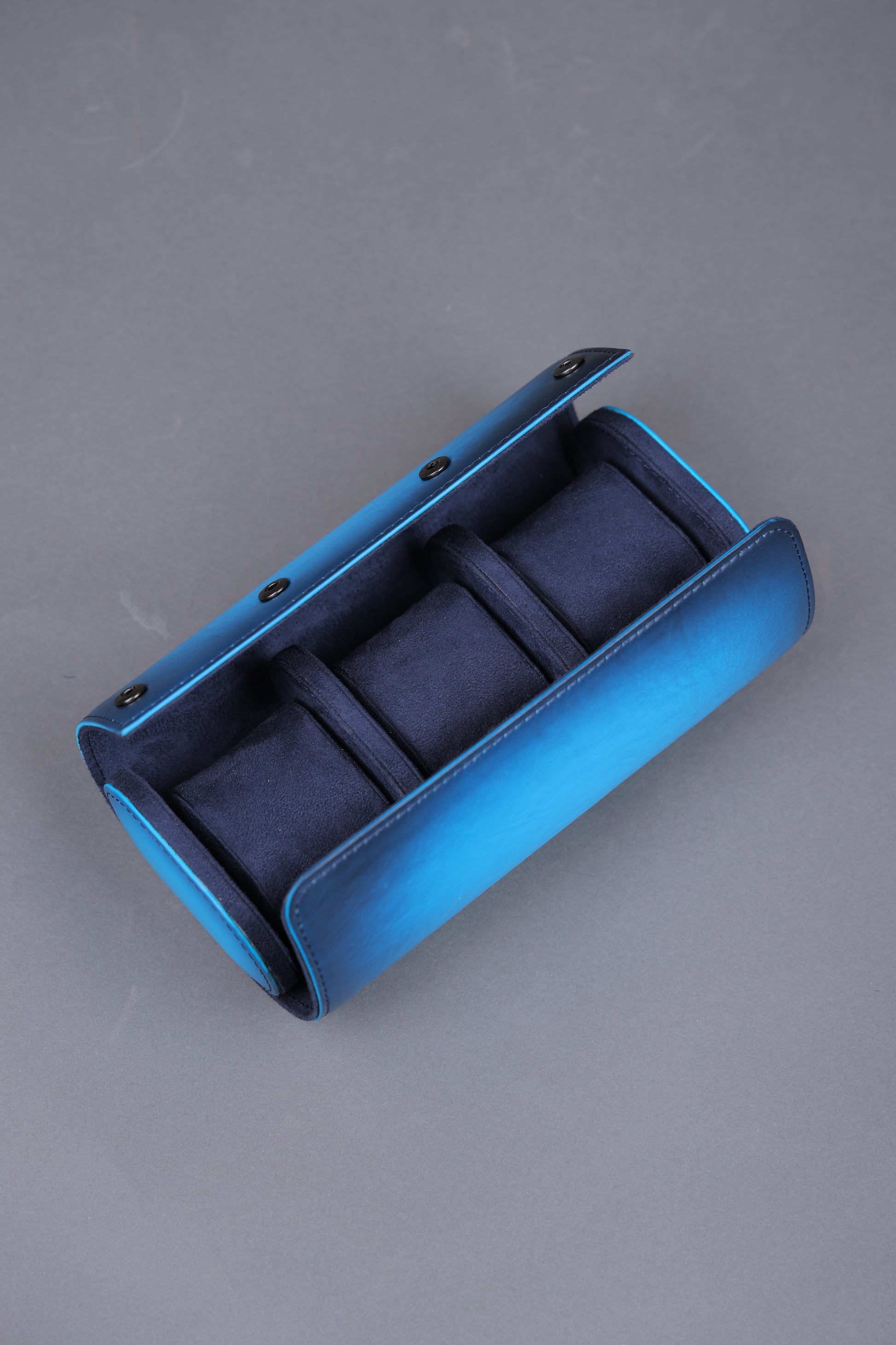ROYAL BLUE PATINA WATCH ROLL