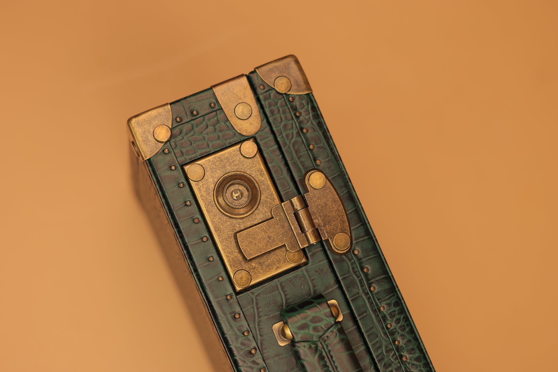 The Emerald Sovereign Watch Trunk