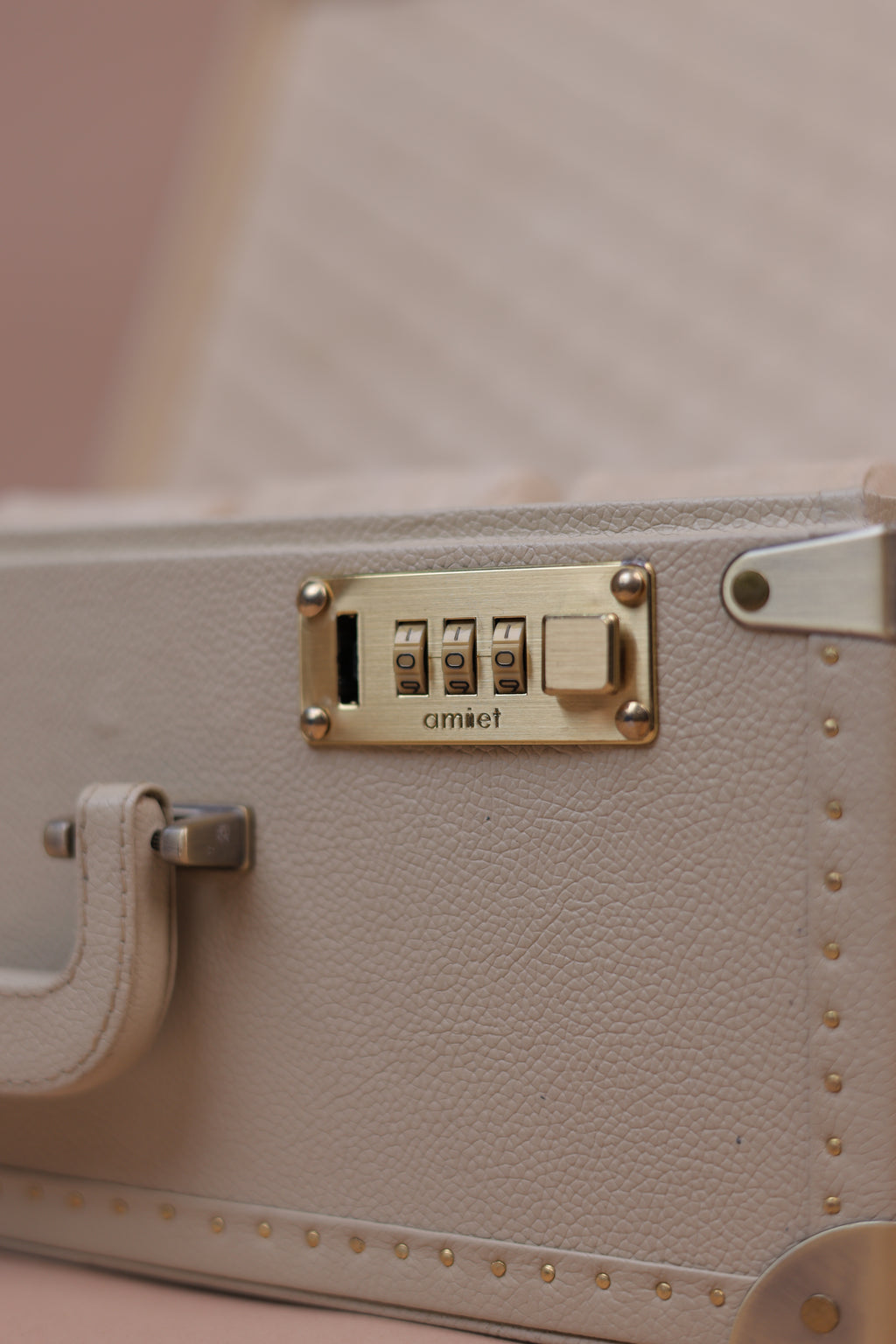 The Alabaster Zenith Watch Trunk