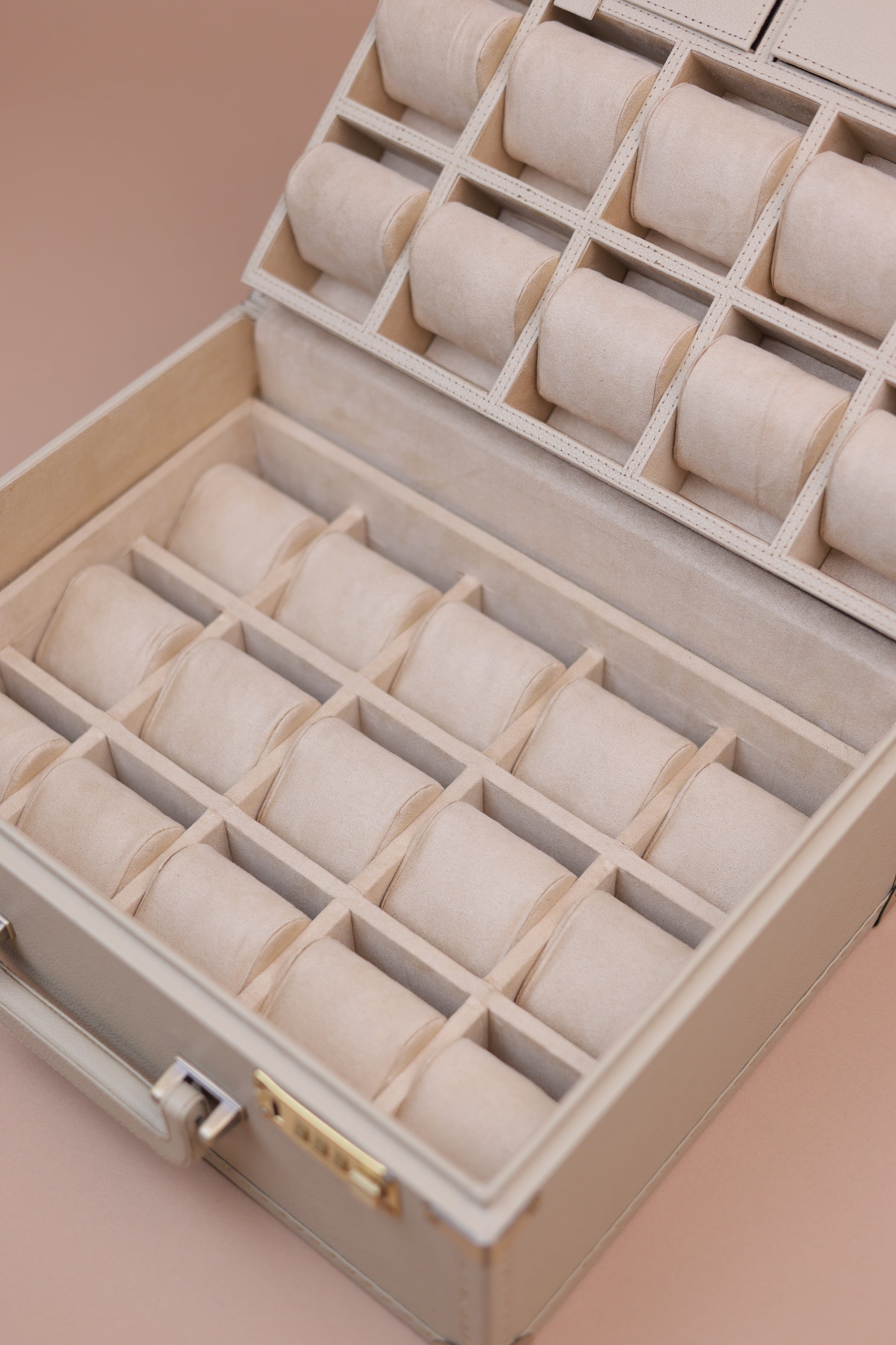 The Alabaster Zenith Watch Trunk