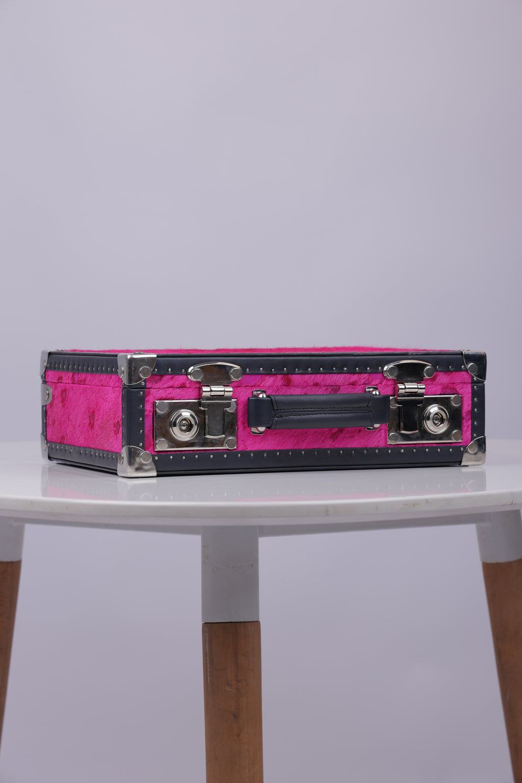 HOT PINK HAIR ON WATCH CASE-8 SLOT