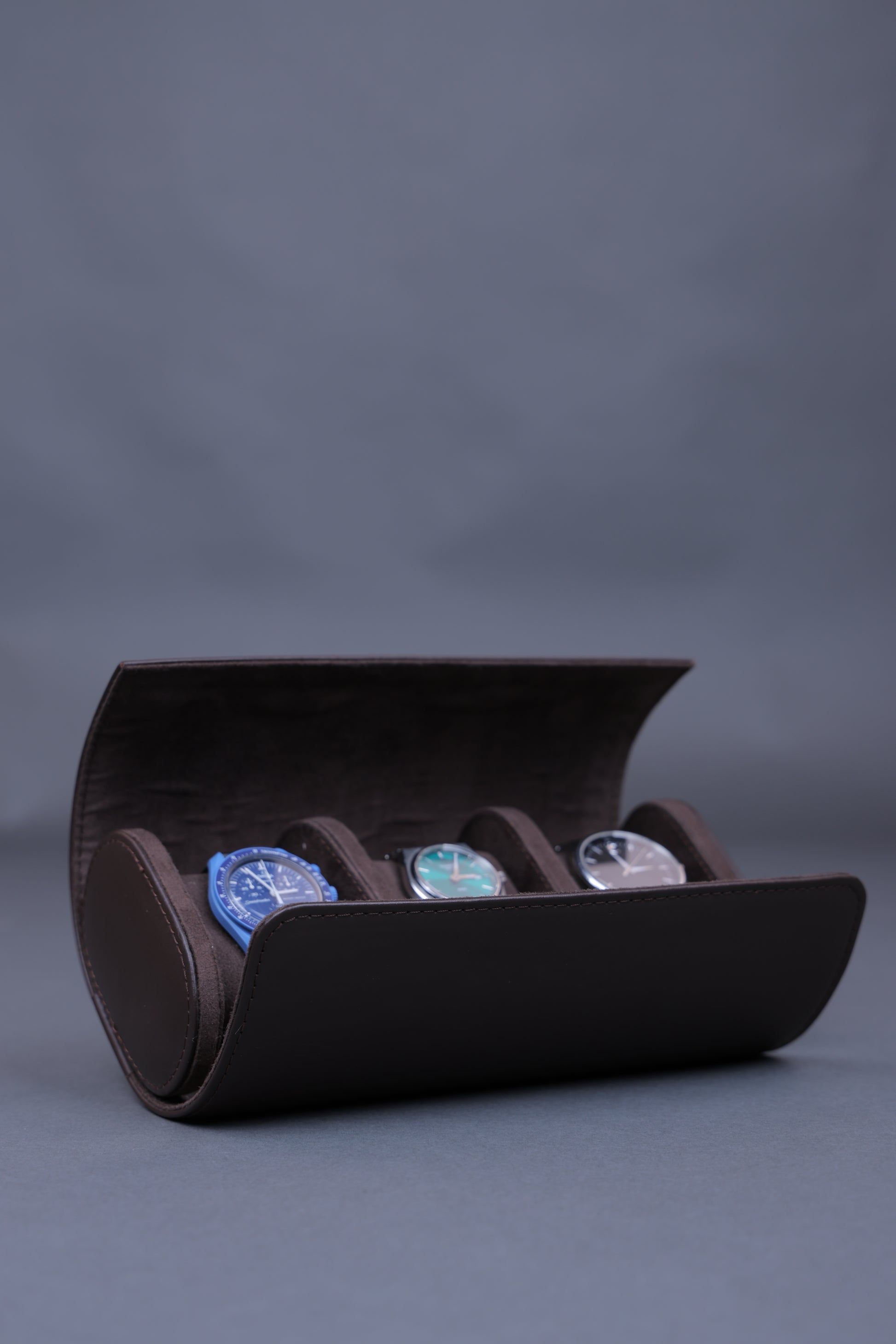 CHOCO EXTERIOR CHOCO INTERIOR WATCH ROLL- 3 SLOT