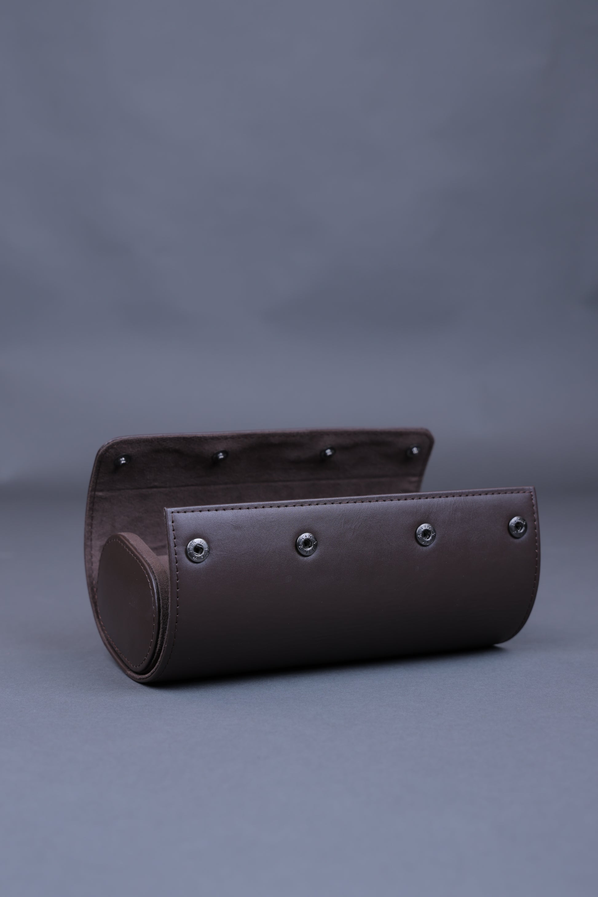 CHOCO EXTERIOR CHOCO INTERIOR WATCH ROLL- 3 SLOT