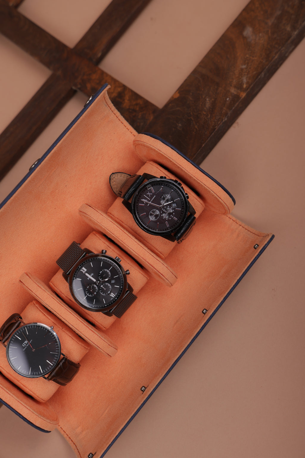 NAVY EXTERIOR ORANGE INTERIOR WATCH ROLL
