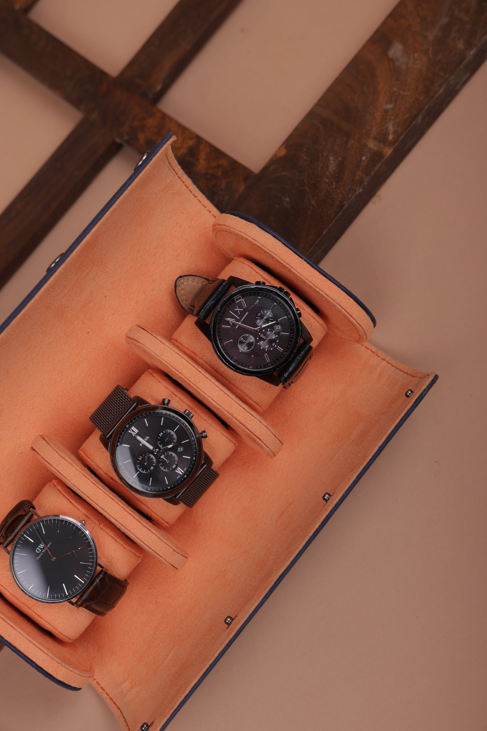 NAVY EXTERIOR ORANGE INTERIOR WATCH ROLL