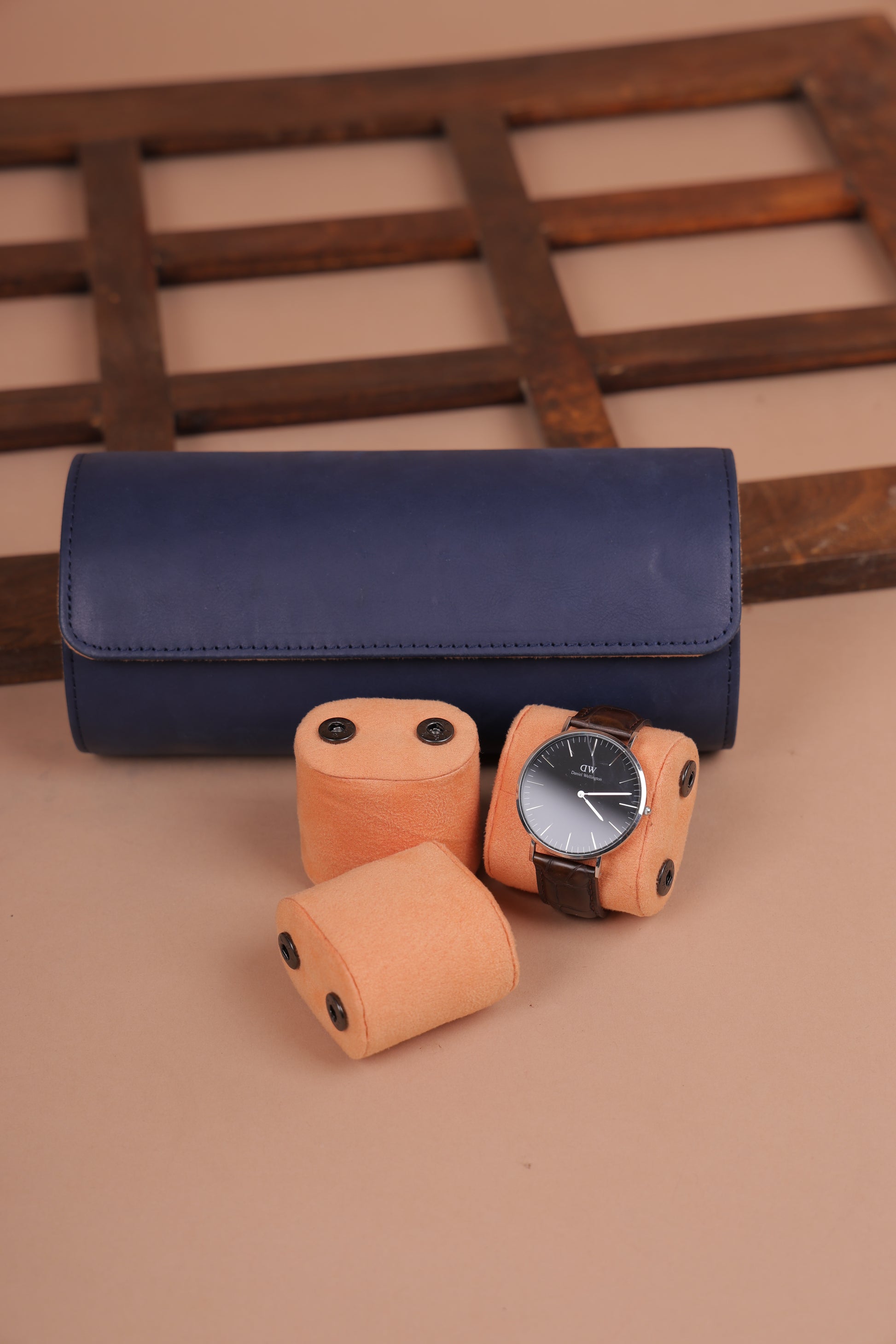 NAVY EXTERIOR ORANGE INTERIOR WATCH ROLL