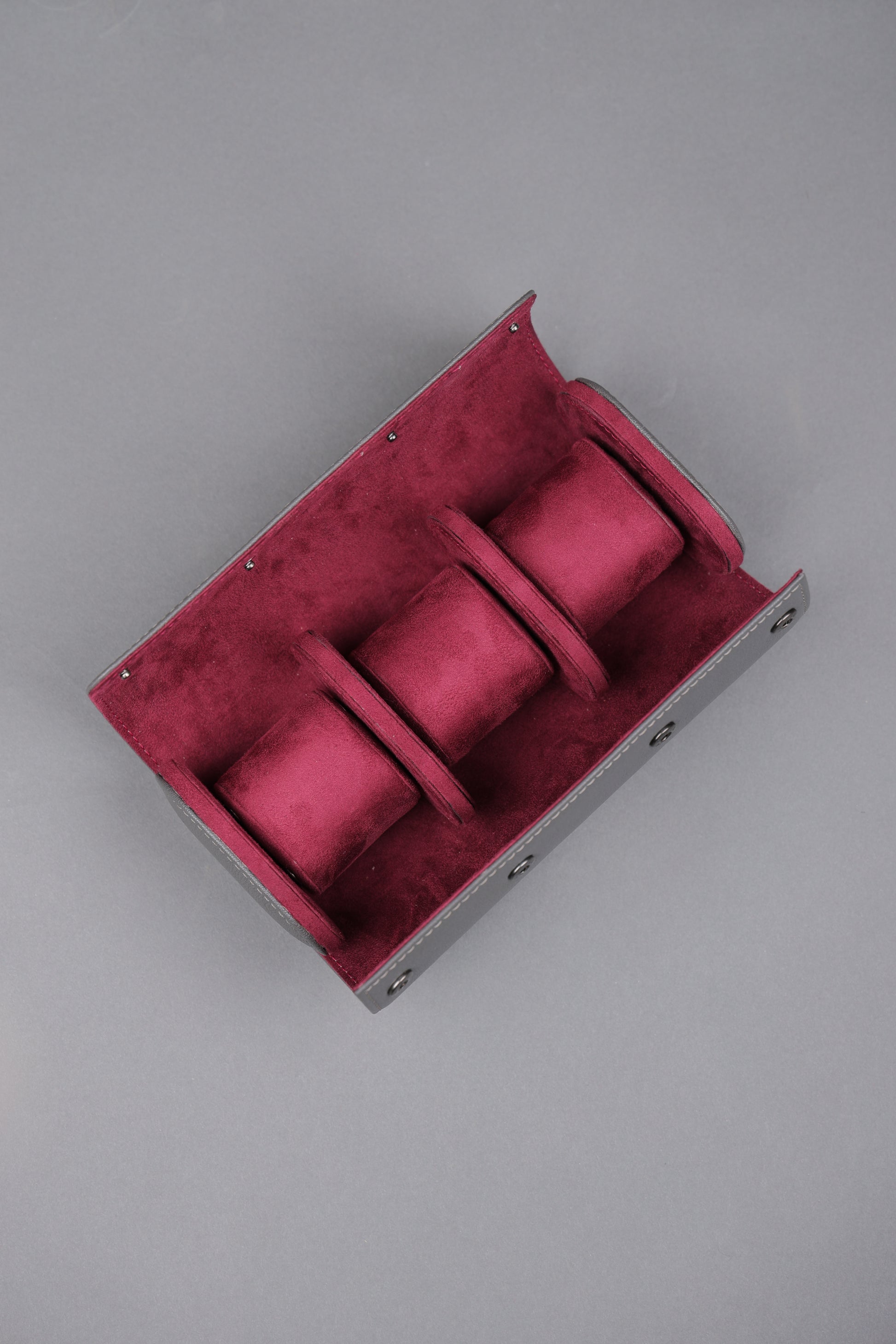 GRAY EXTERIOR CHERRY INTERIOR WATCH ROLL- 3 SLOT