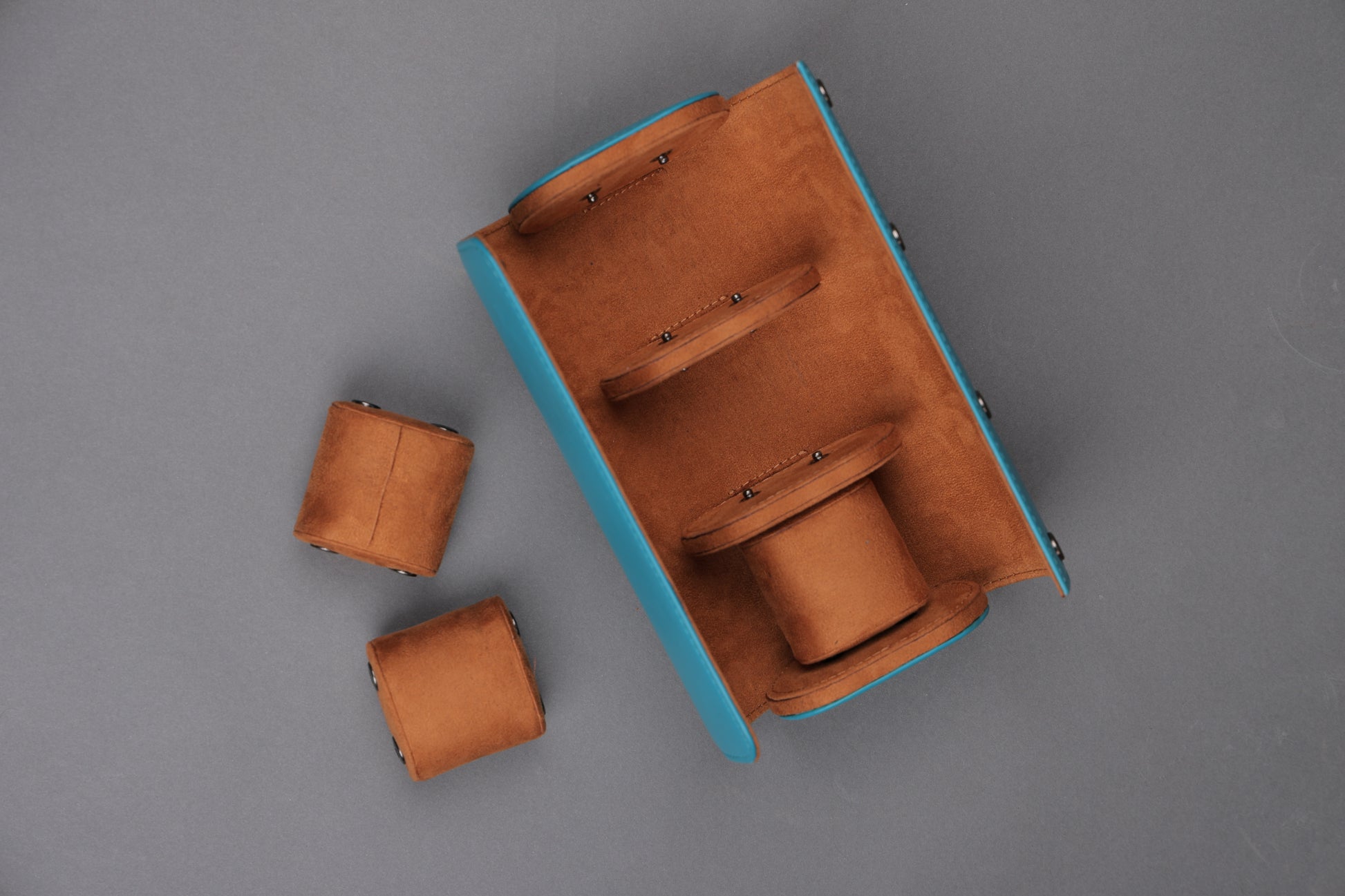 TURQ EXTERIOR AND TAN INTEROR WATCH ROLL- 3 SLOT