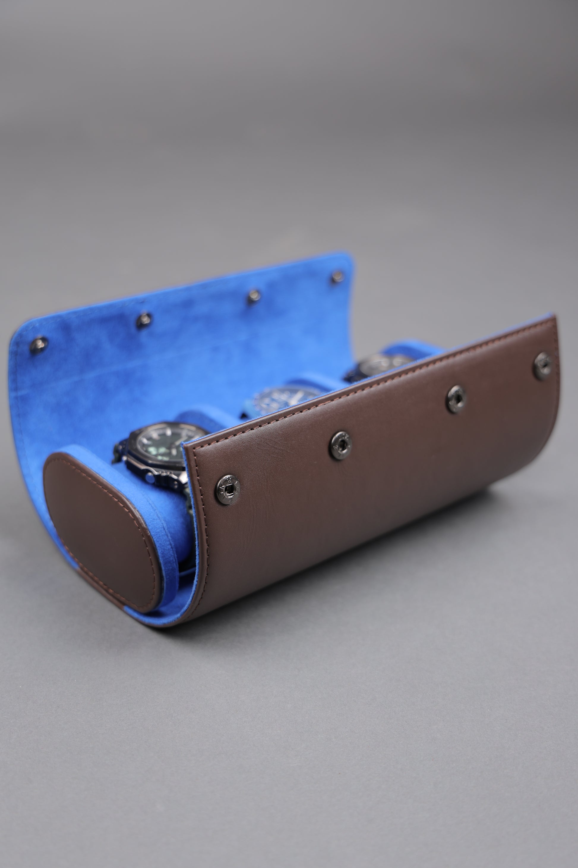 CHOCO EXTERIOR ROYAL BLUE INTERIOR WATCH ROLL- 3 SLOT