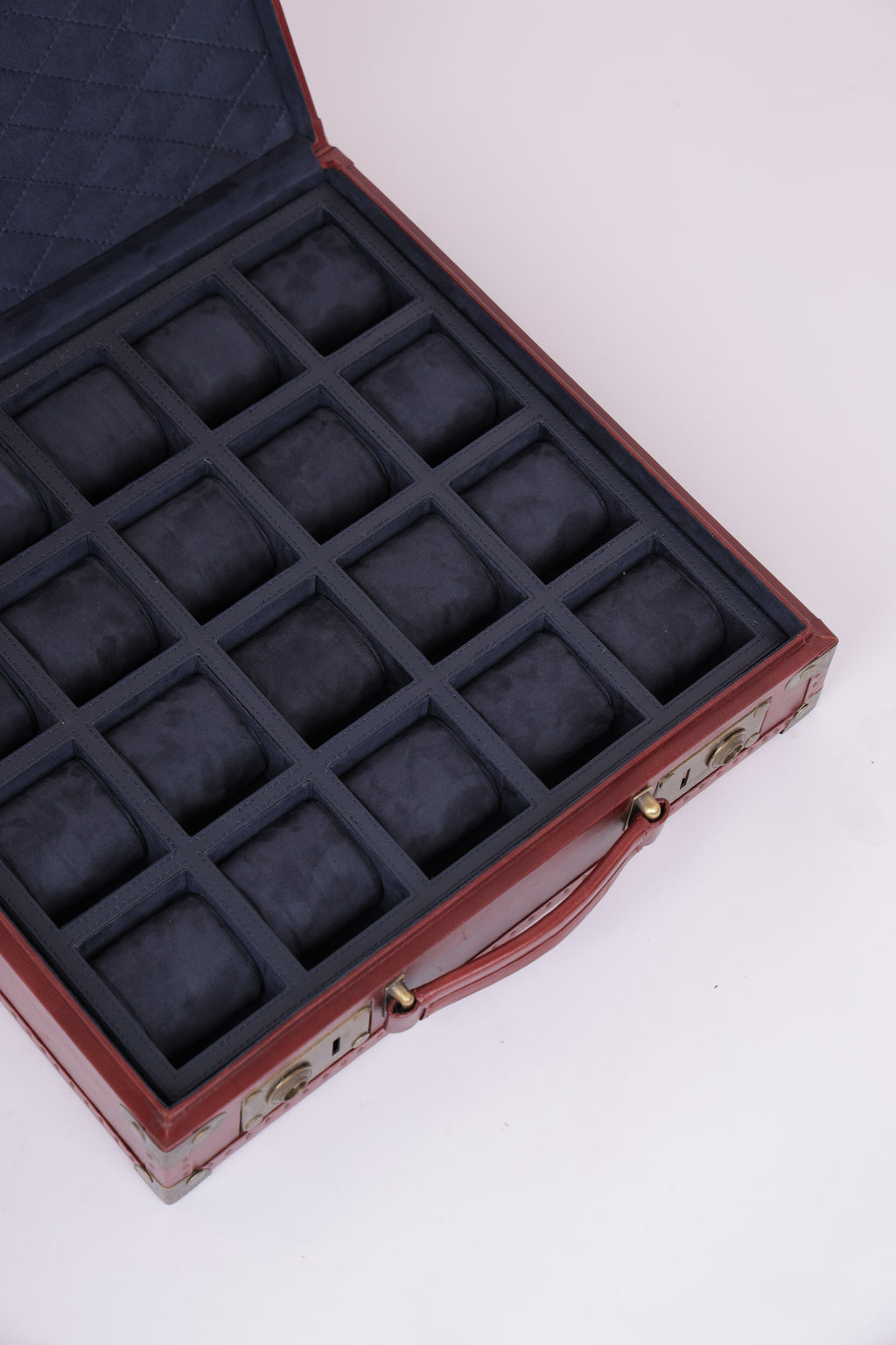 Vintage Leather 20-Slot Watch Storage Case – Collector’s Display Box