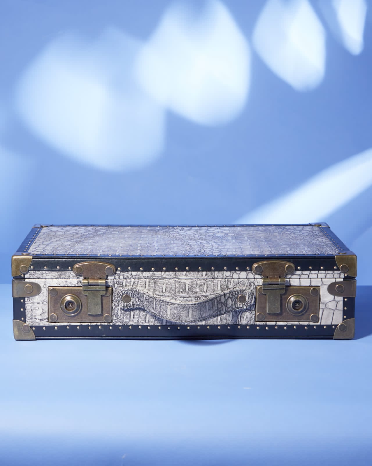 WHITE CRUST LEATHER WITH YELLOW INTERIOR-10 SLOT
