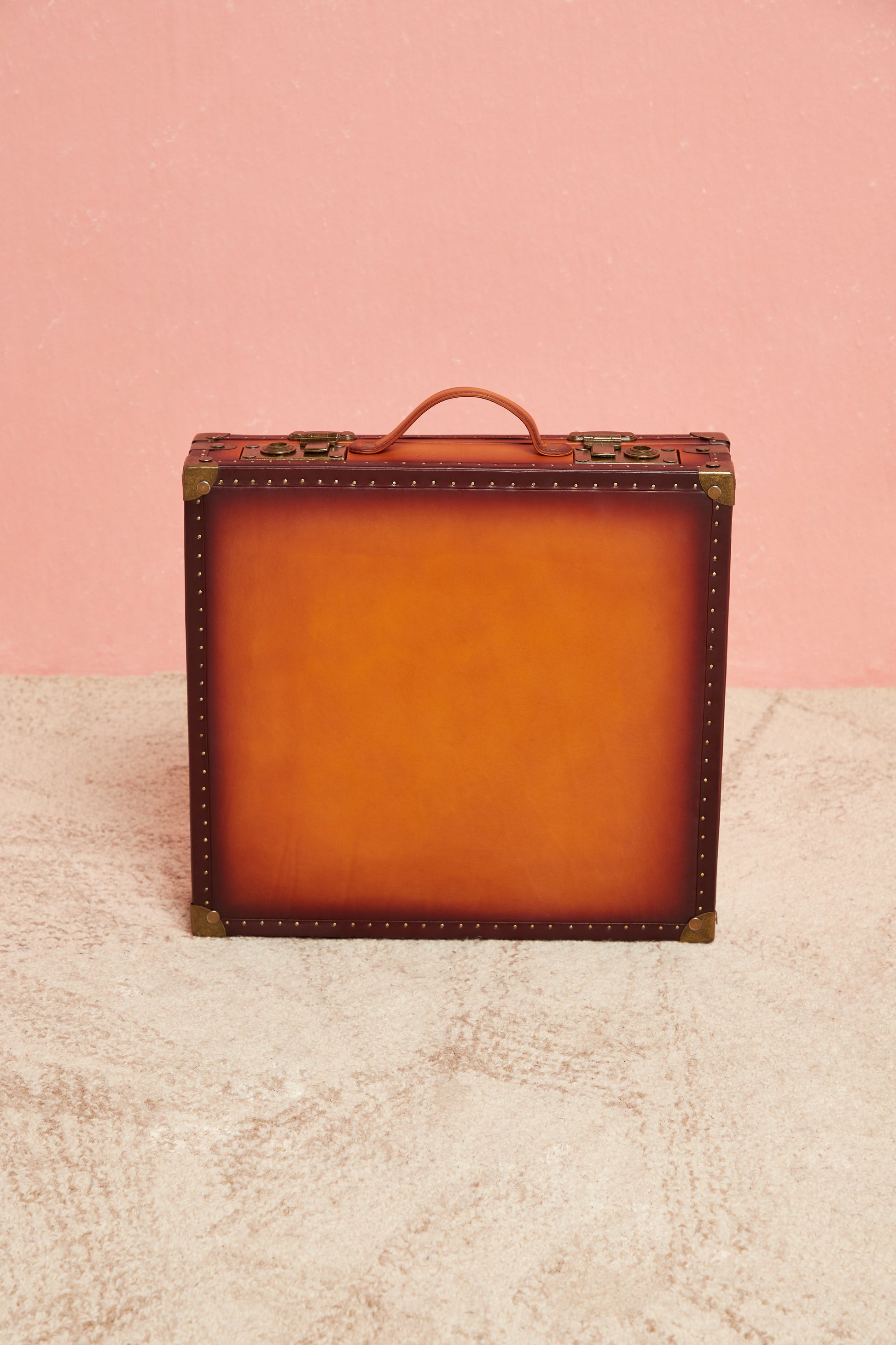 Tobacco Patina Leather Trunk – Hand-Dyed Collector’s Case-20 slots