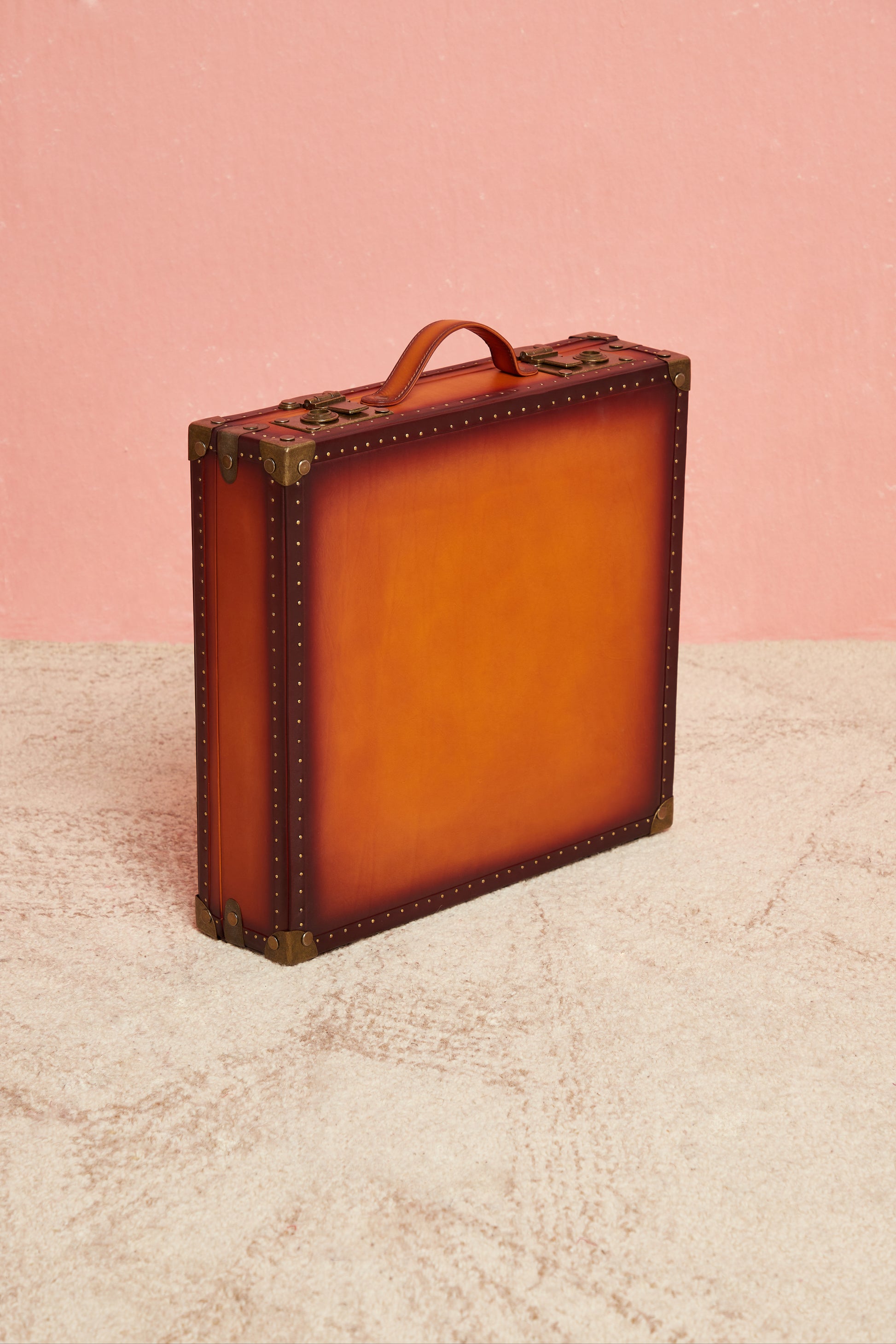 Tobacco Patina Leather Trunk – Hand-Dyed Collector’s Case-20 slots