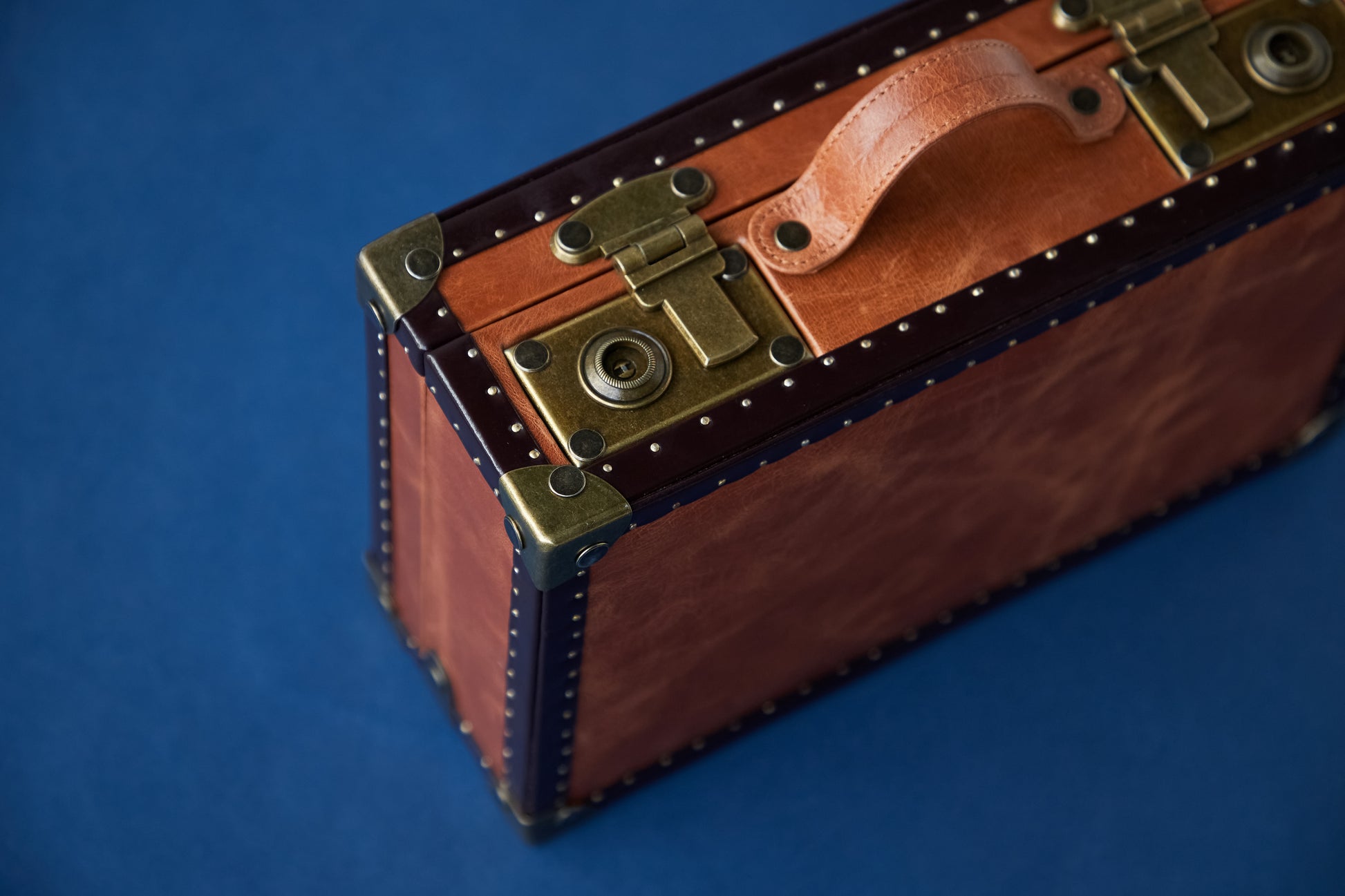 Rust Brown Hide 8-Slot Watch Box