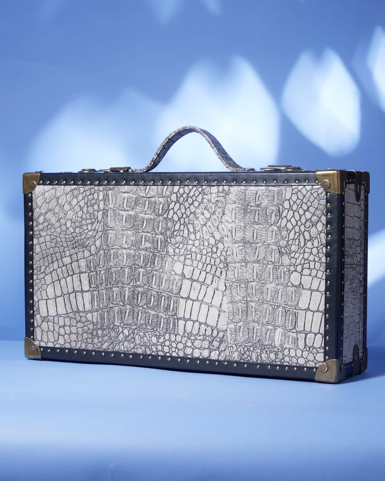 WHITE CRUST LEATHER WITH YELLOW INTERIOR-10 SLOT