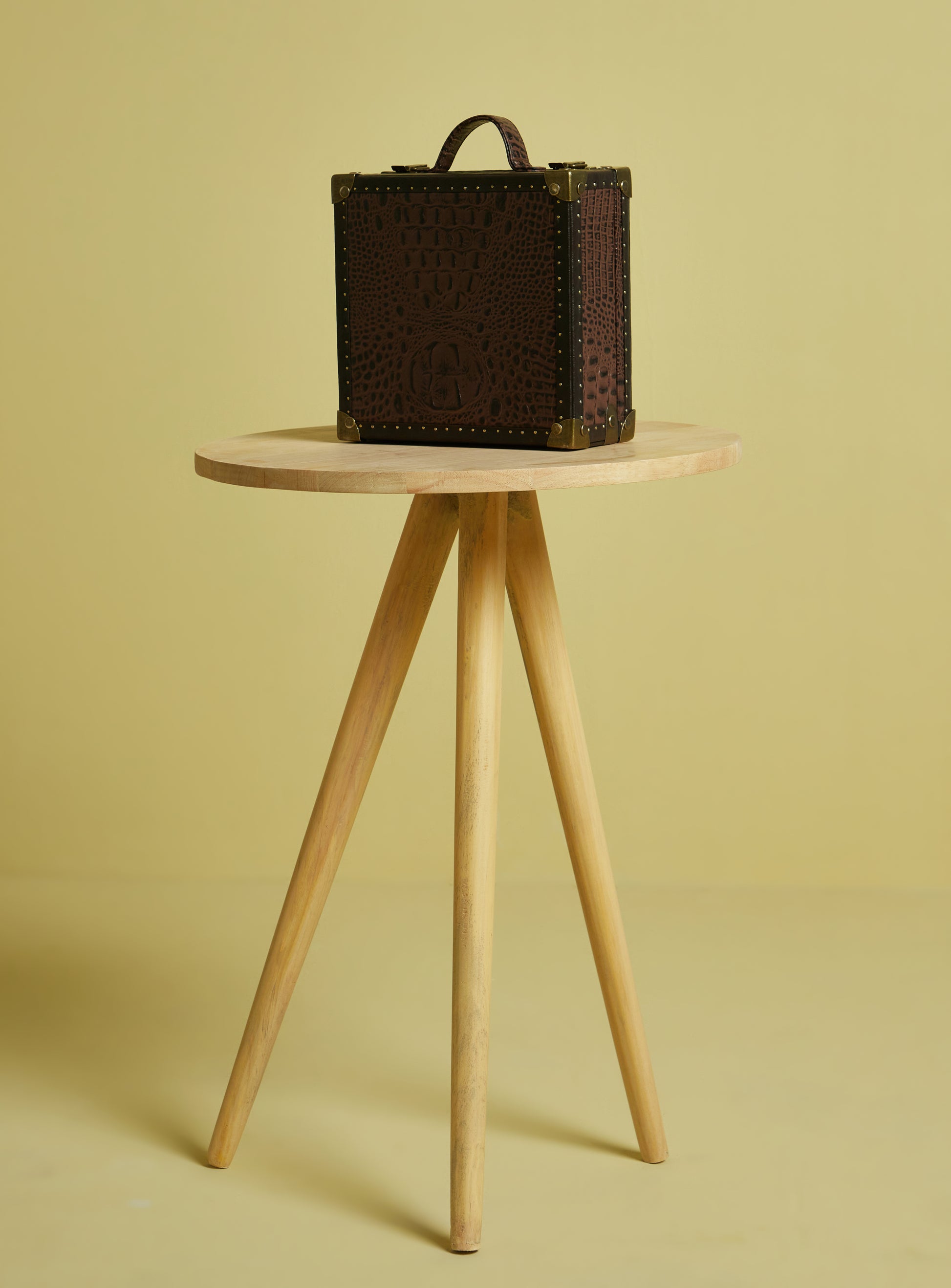 Croc Embossed Leather 6-Slot Watch Box in Rich Espresso Brown
