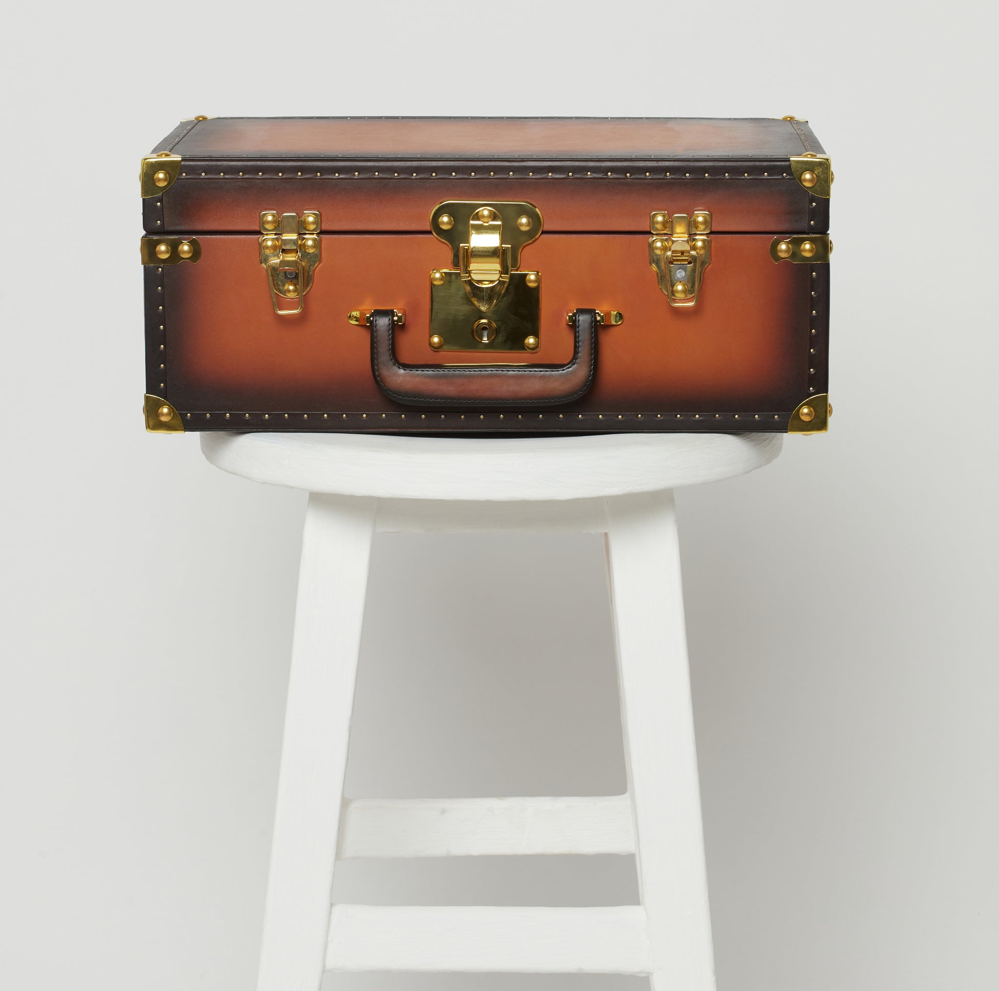 Heritage Leather Watch Trunk – Dual Tray Patina Case with 30 Watch Slots & Accessory Storage
