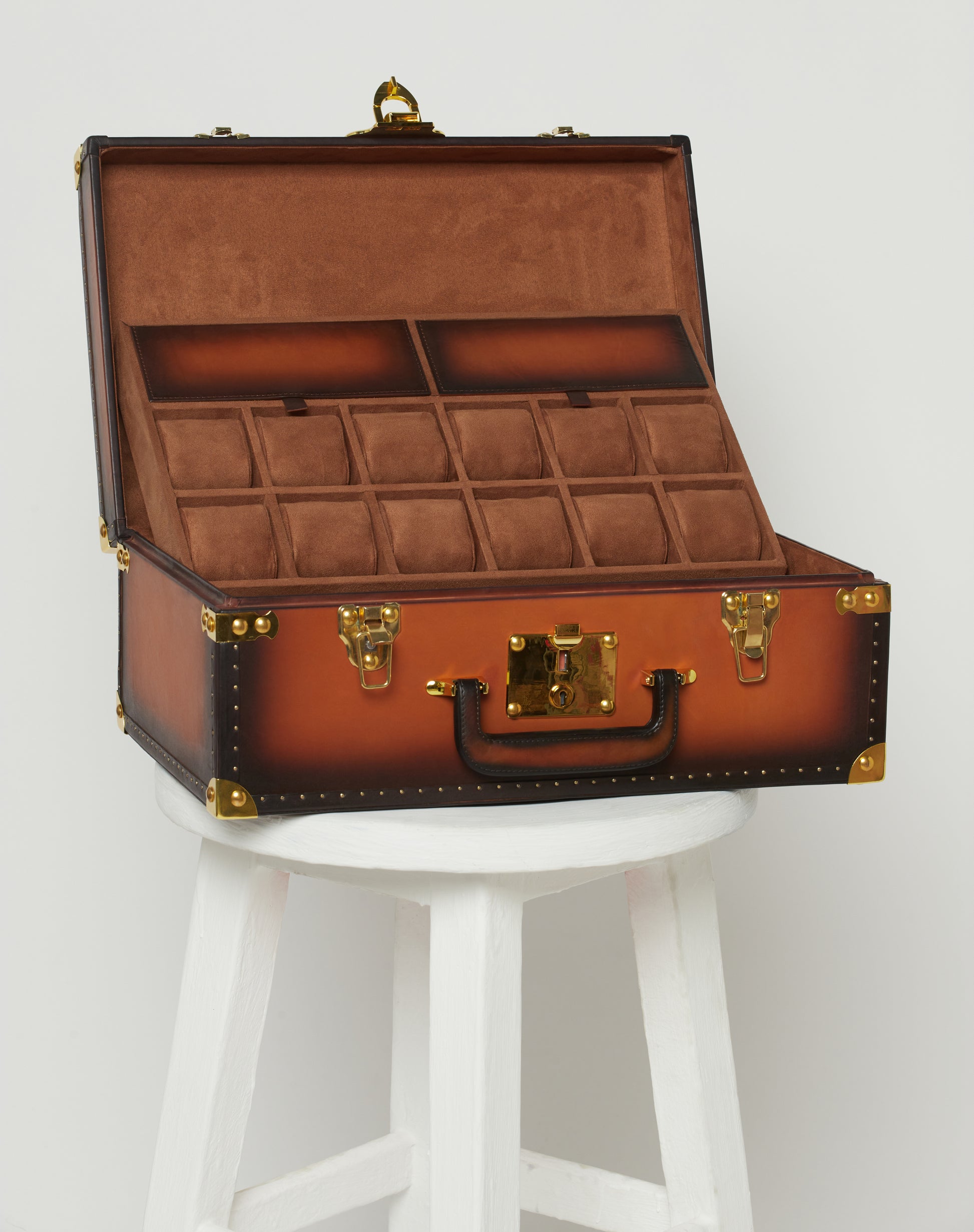 Heritage Leather Watch Trunk – Dual Tray Patina Case with 30 Watch Slots & Accessory Storage