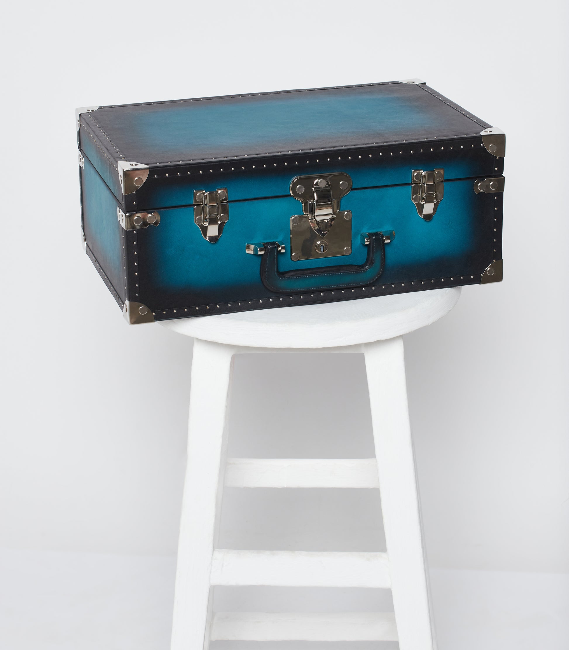 Ocean Patina Leather Watch Trunk – 30 Slot Collector’s Dual Tray Case with Nickel Hardware