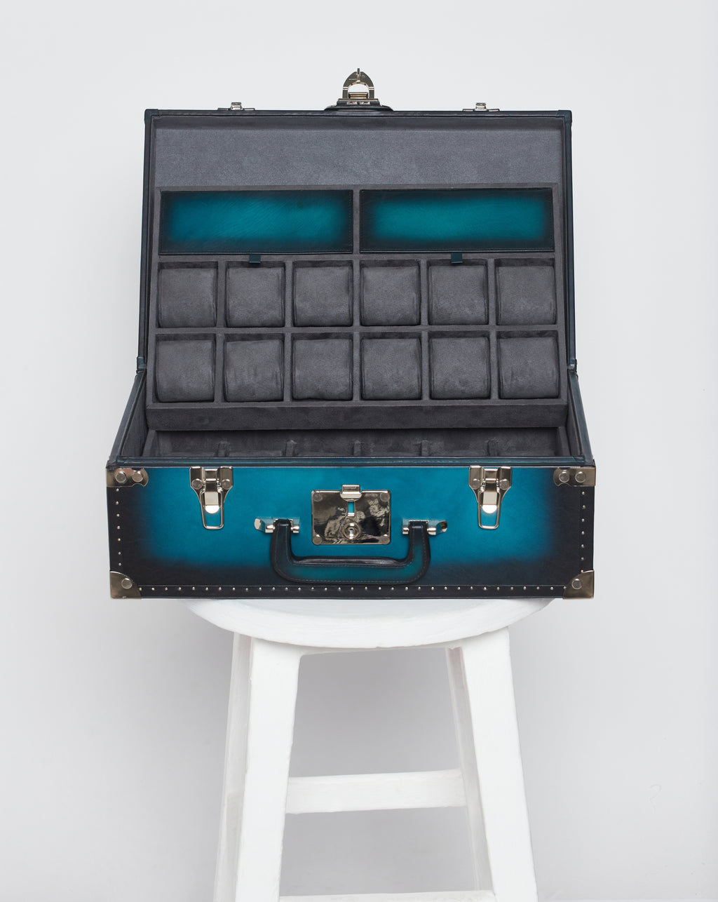 Ocean Patina Leather Watch Trunk – 30 Slot Collector’s Dual Tray Case with Nickel Hardware