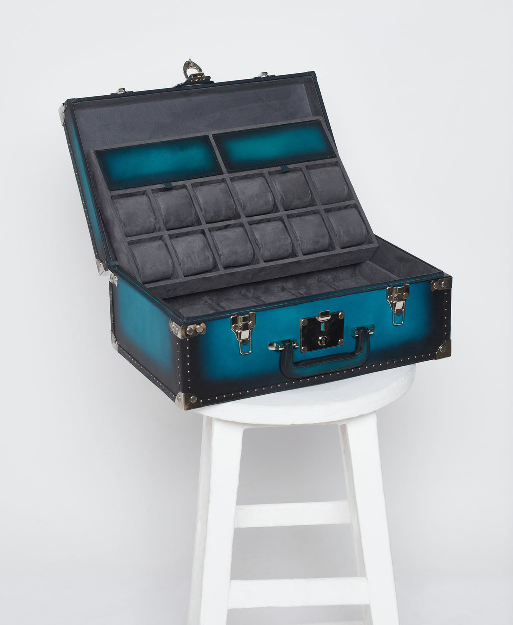 Ocean Patina Leather Watch Trunk – 30 Slot Collector’s Dual Tray Case with Nickel Hardware