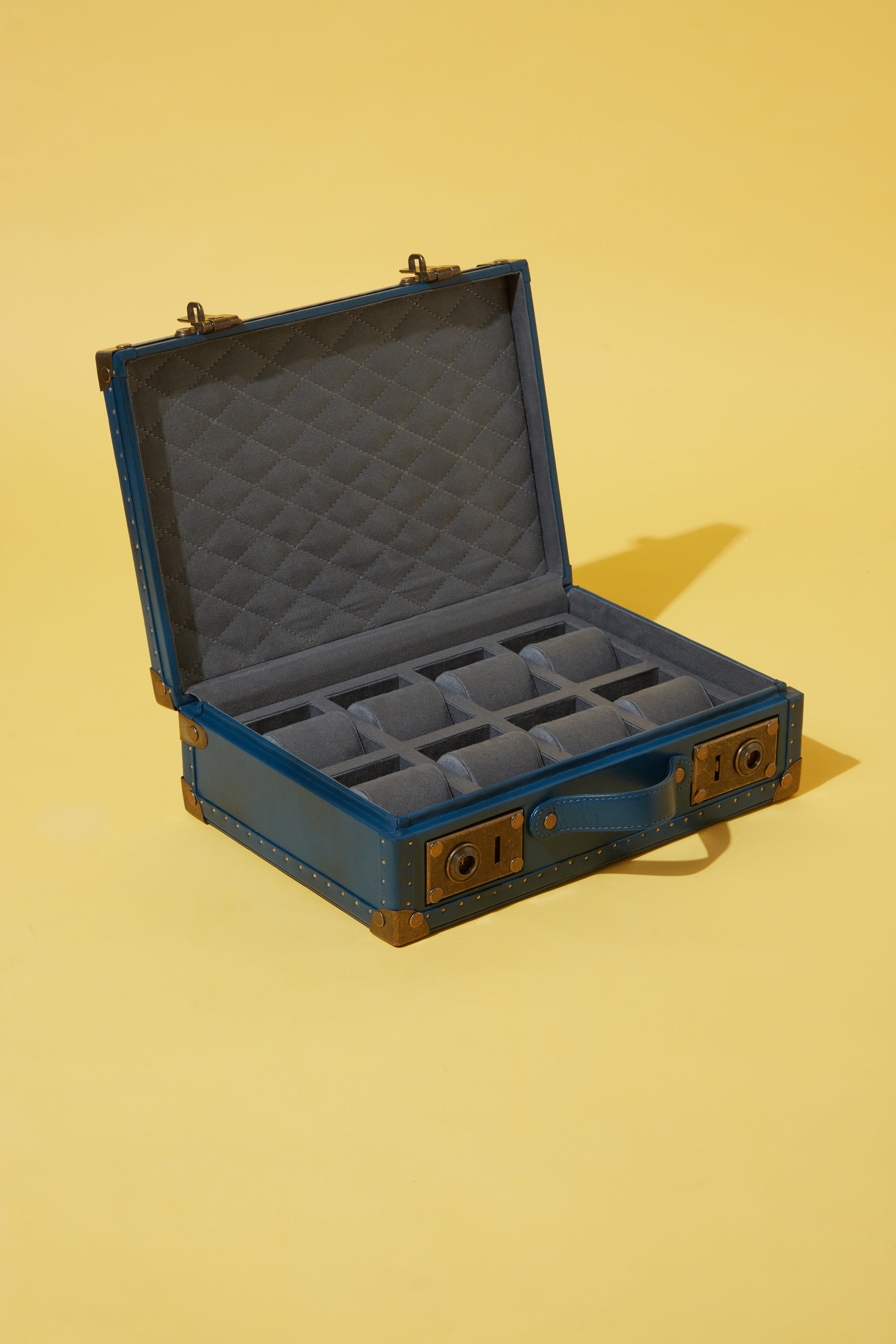 Speckled Cowhide Leather Trunk – Blue Frame Collector’s Edition Watch Case- 8 slots